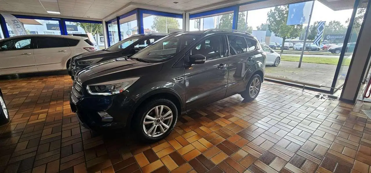 Photo 1 : Ford Kuga 2019 Essence