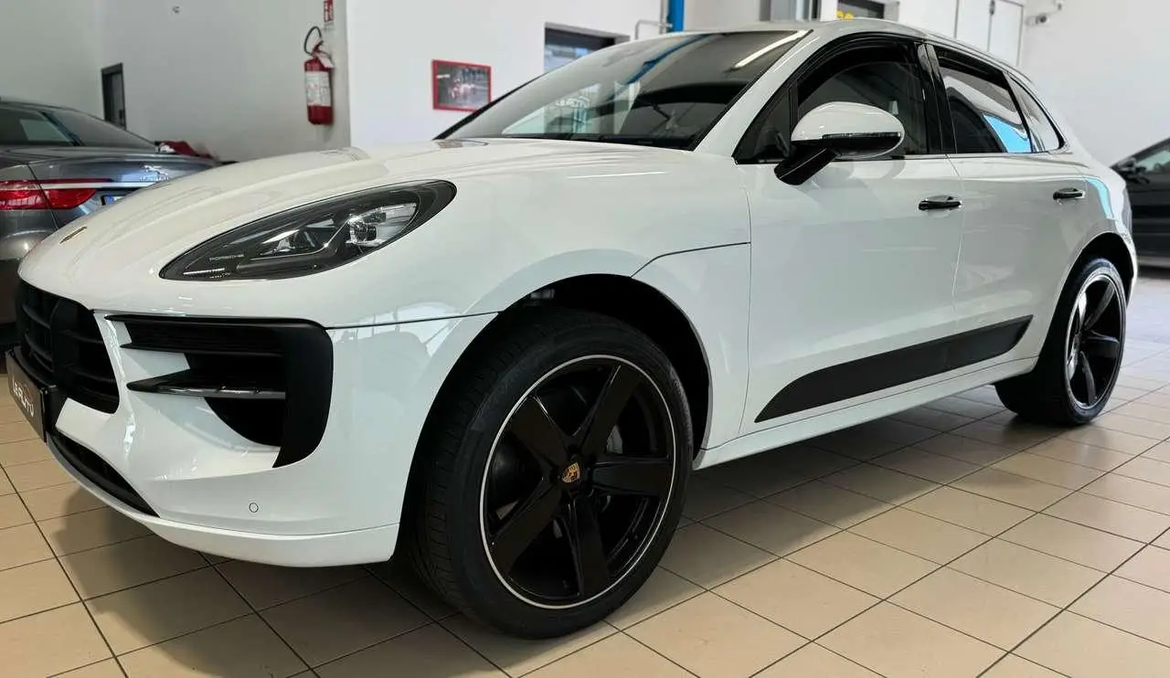 Photo 1 : Porsche Macan 2021 Essence