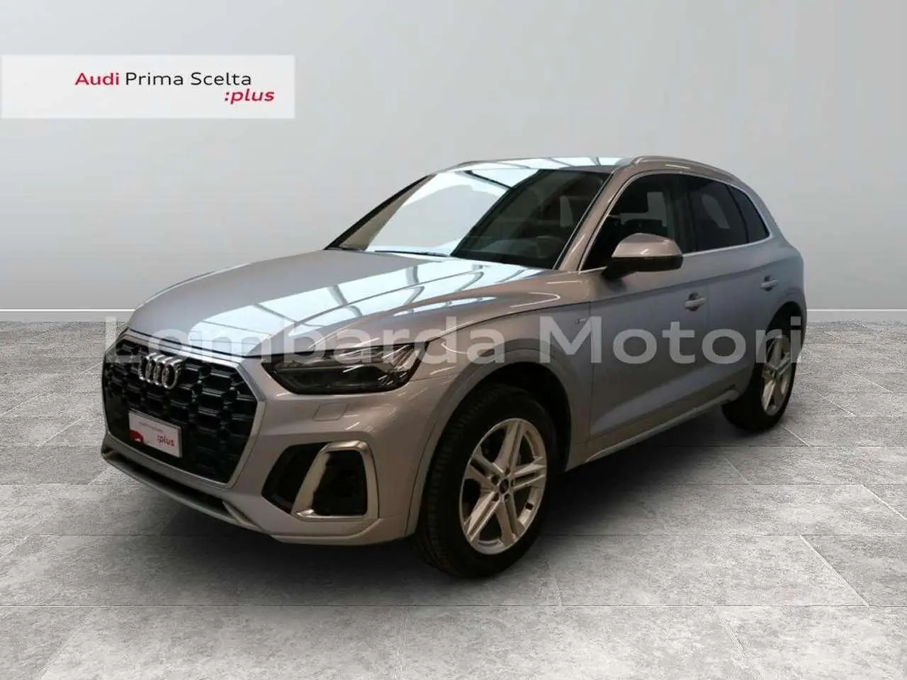 Photo 1 : Audi Q5 2023 Hybrid