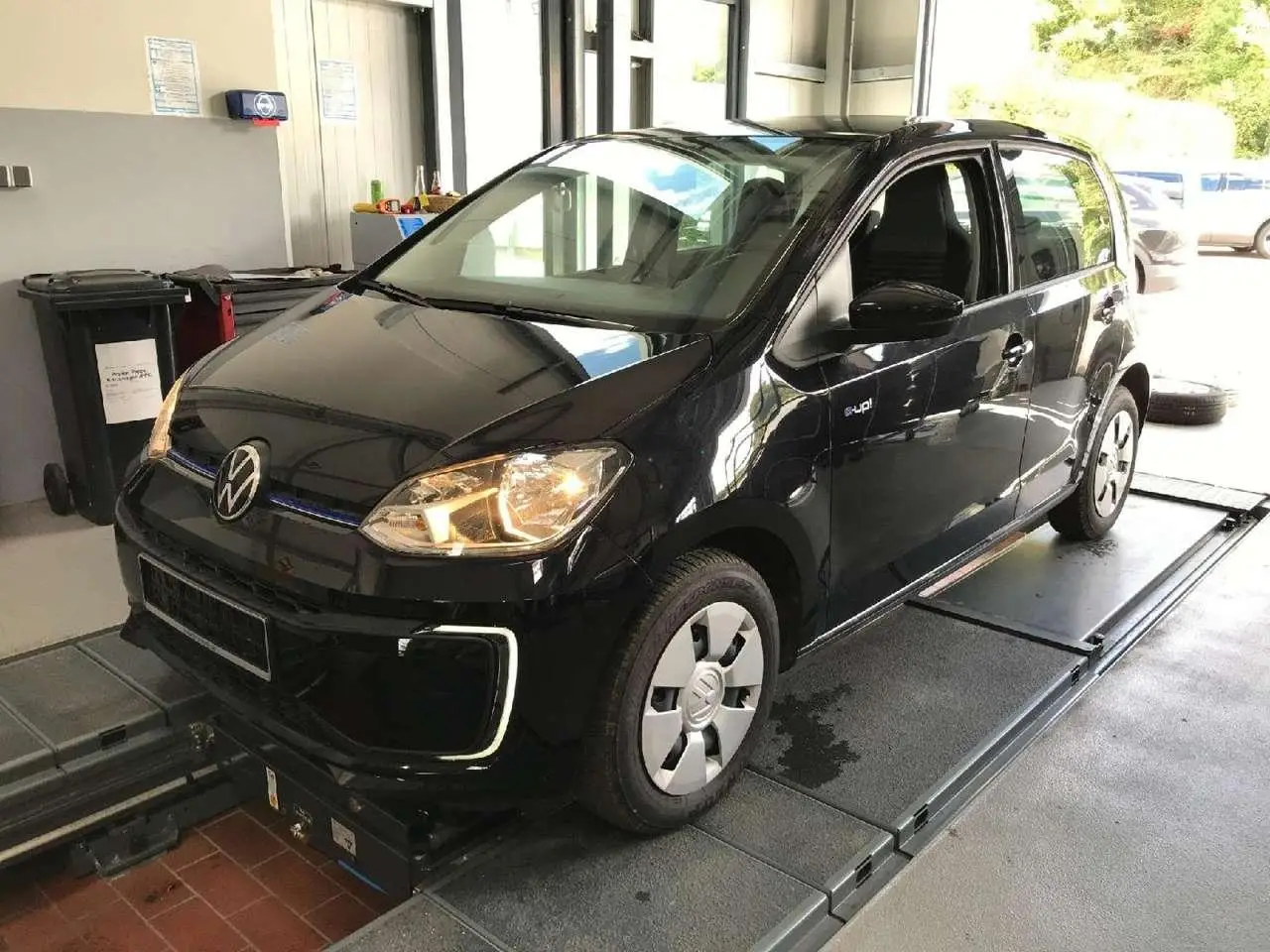 Photo 1 : Volkswagen Up! 2020 Electric