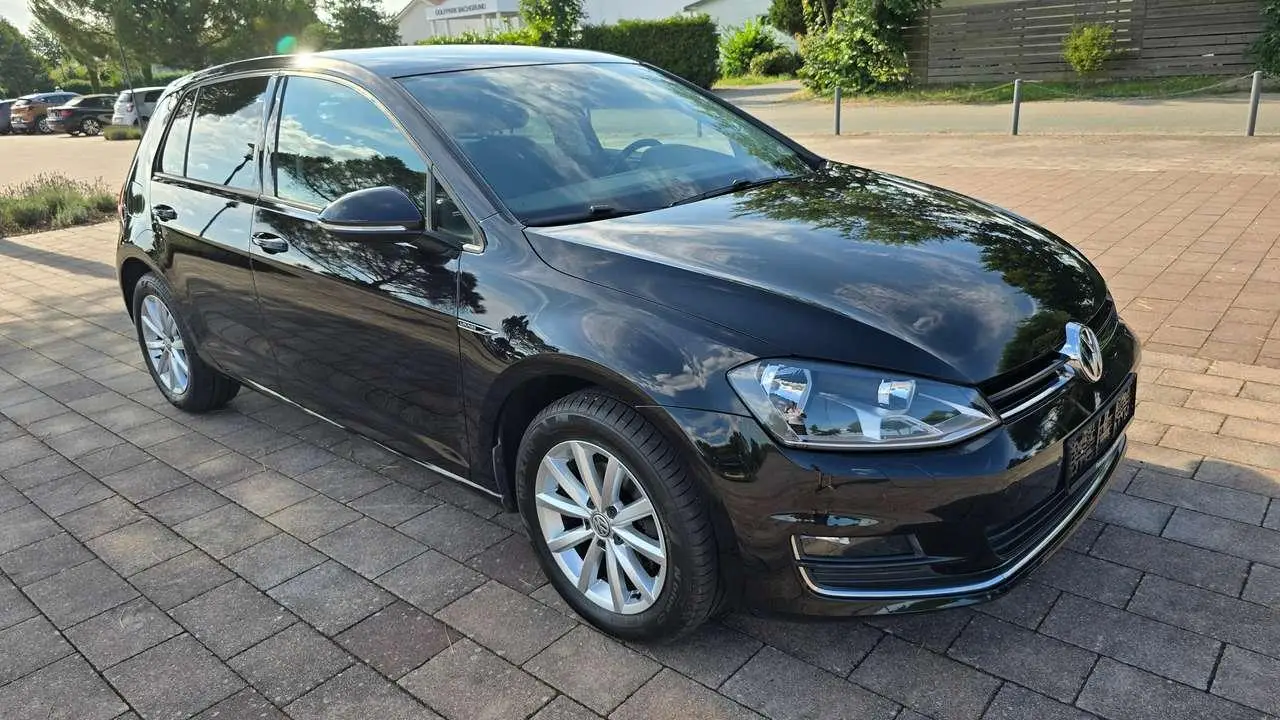 Photo 1 : Volkswagen Golf 2015 Petrol