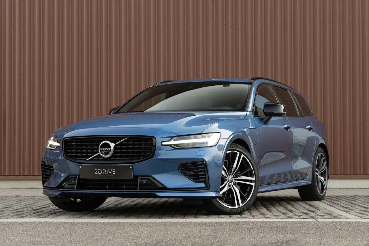 Photo 1 : Volvo V60 2021 Hybride