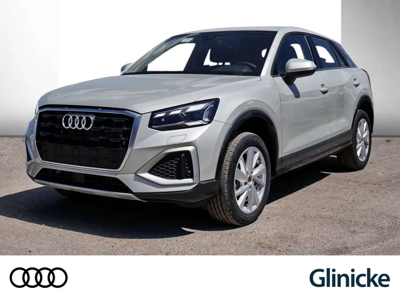 Photo 1 : Audi Q2 2024 Petrol