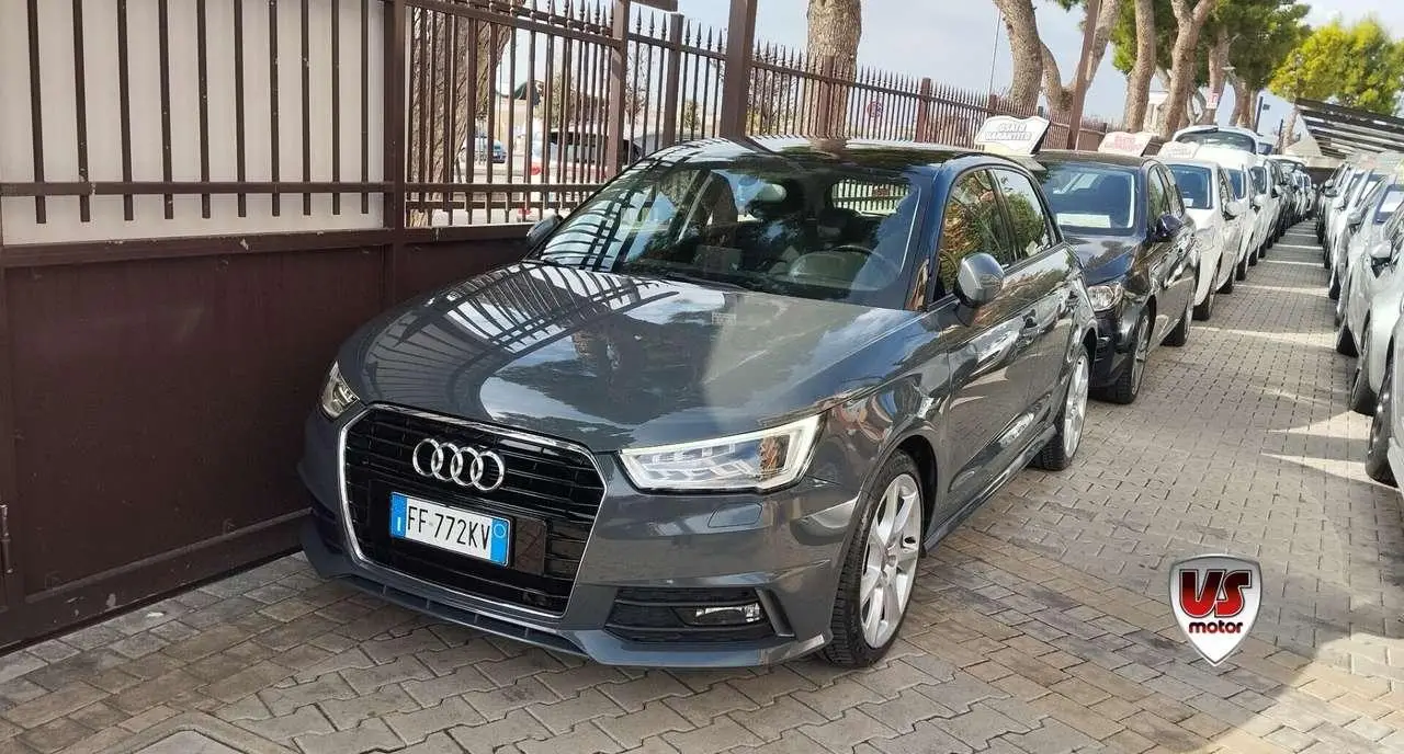 Photo 1 : Audi A1 2016 Petrol