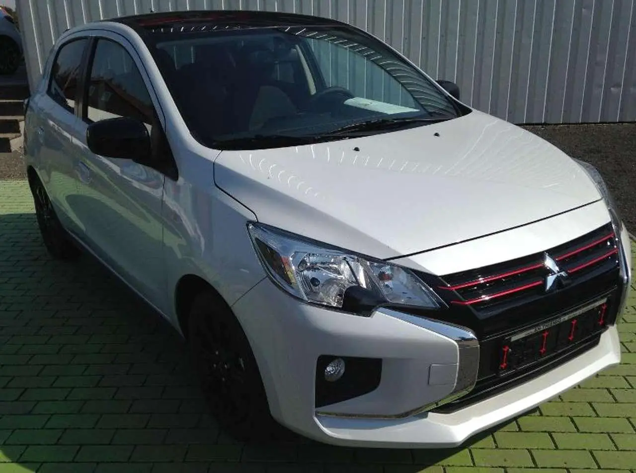 Photo 1 : Mitsubishi Space Star 2024 Petrol