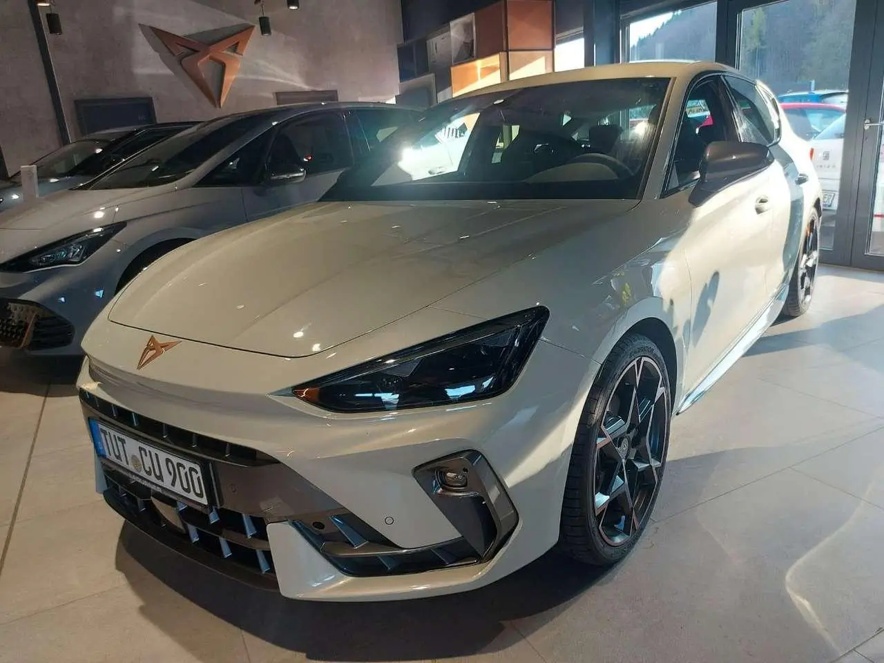 Photo 1 : Cupra Leon 2024 Petrol