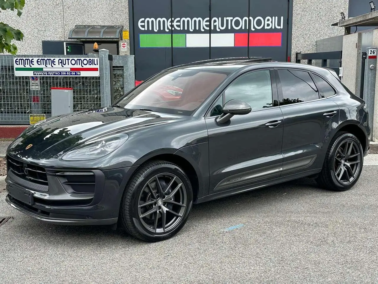 Photo 1 : Porsche Macan 2022 Essence