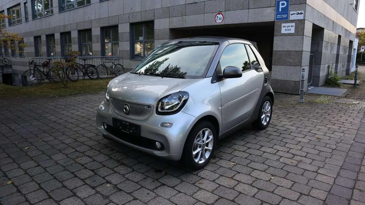 Photo 1 : Smart Fortwo 2019 Petrol