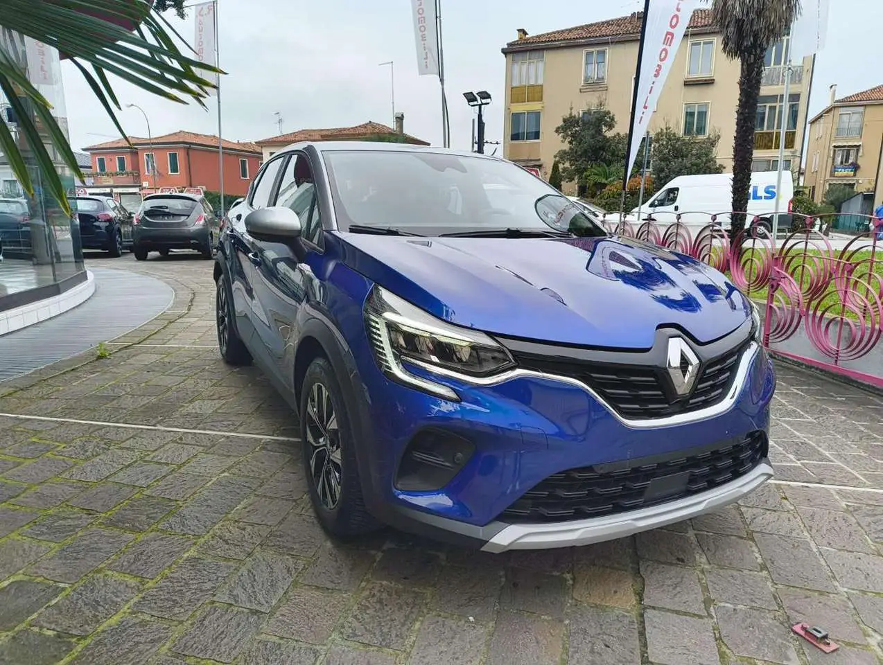 Photo 1 : Renault Captur 2023 GPL