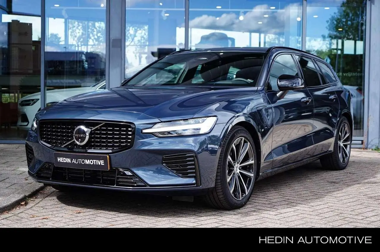 Photo 1 : Volvo V60 2024 Hybride