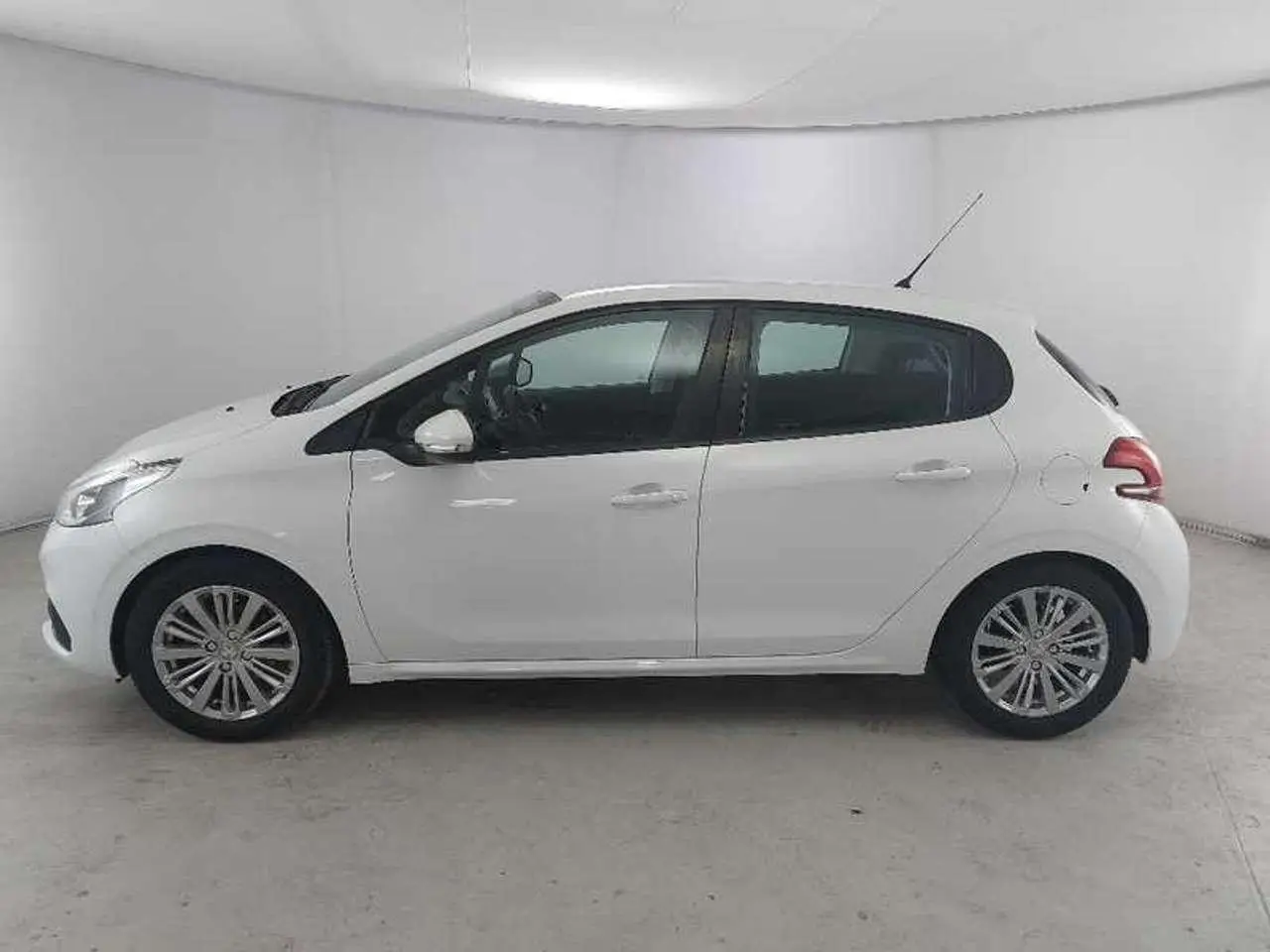 Photo 1 : Peugeot 208 2017 Petrol