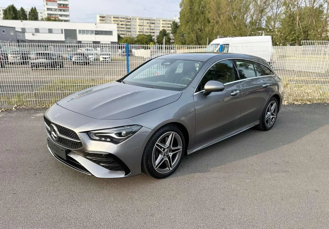 Photo 1 : Mercedes-benz Classe Cla 2023 Essence