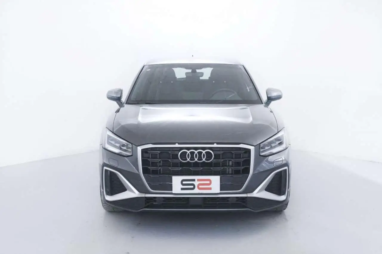 Photo 1 : Audi Q2 2022 Essence