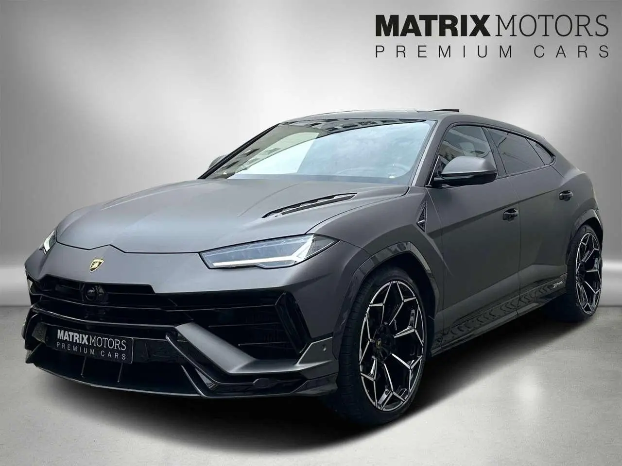 Photo 1 : Lamborghini Urus 2023 Petrol