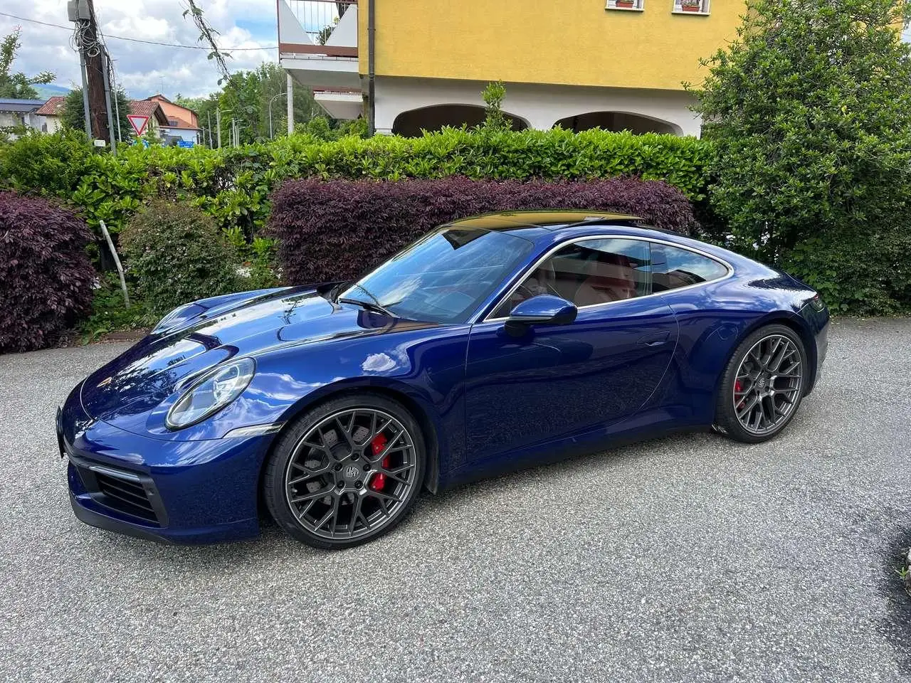 Photo 1 : Porsche 992 2019 Essence