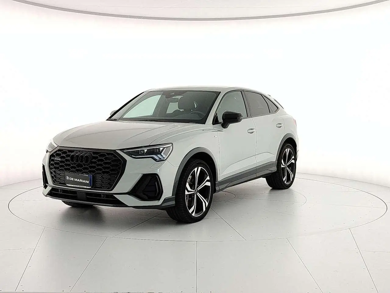 Photo 1 : Audi Q3 2020 Petrol