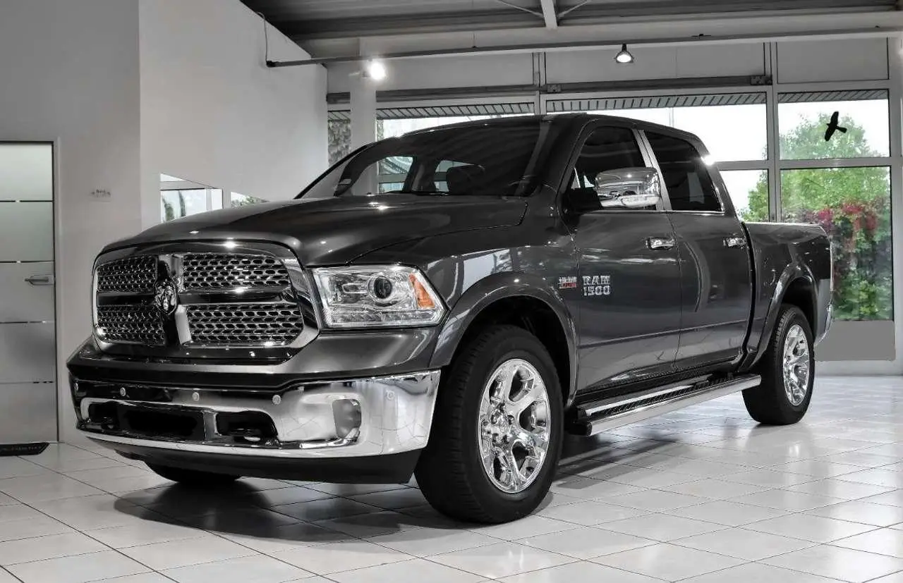 Photo 1 : Dodge Ram 2017 Petrol