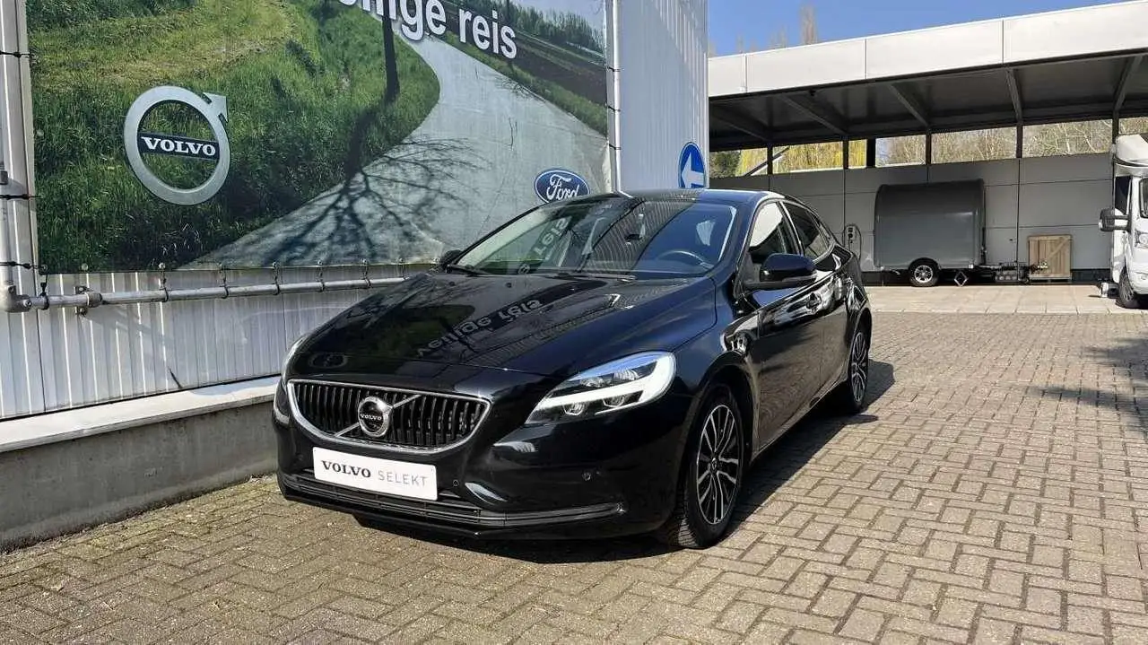 Photo 1 : Volvo V60 2023 Hybride