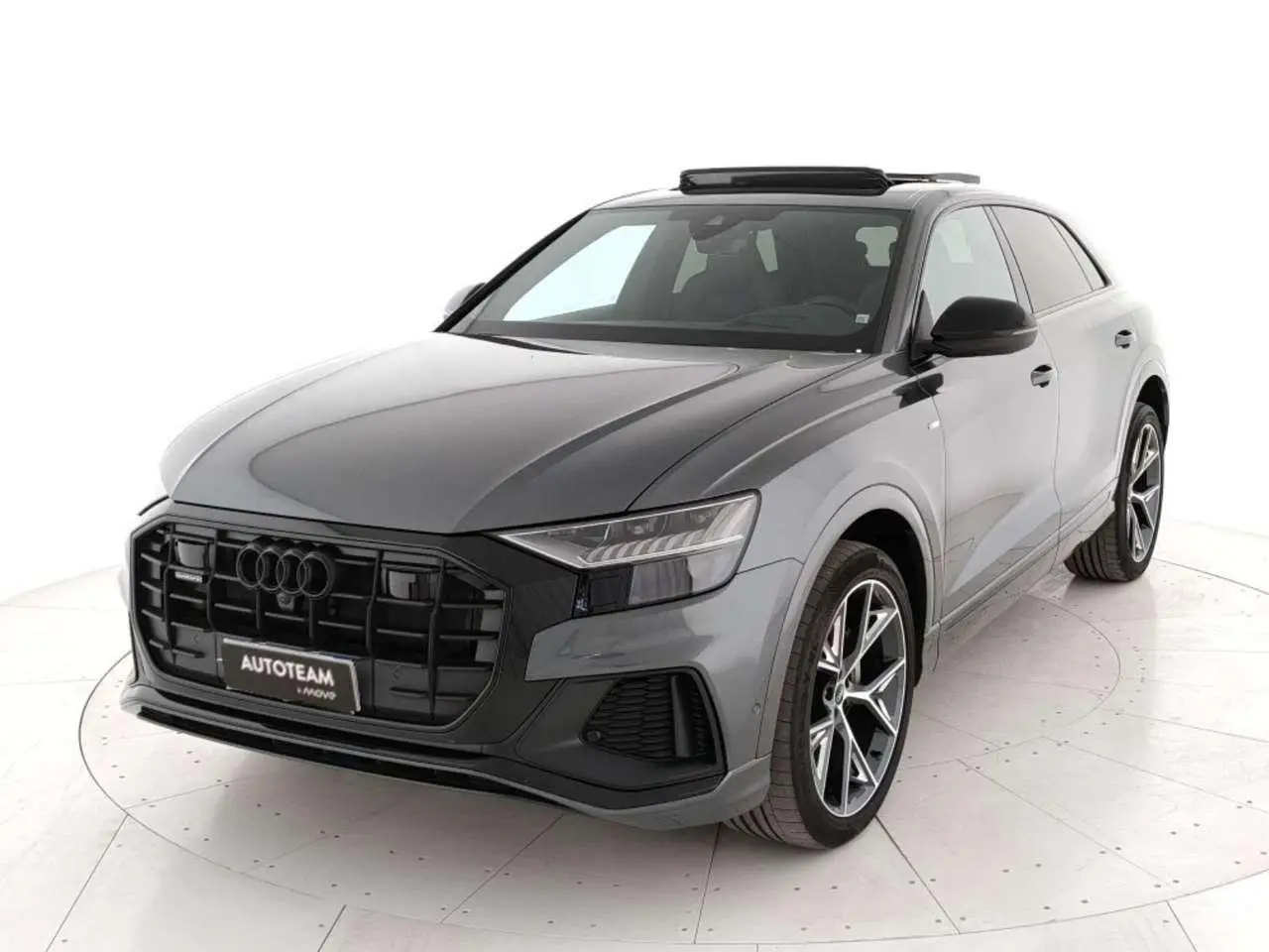 Photo 1 : Audi Q8 2023 Hybrid