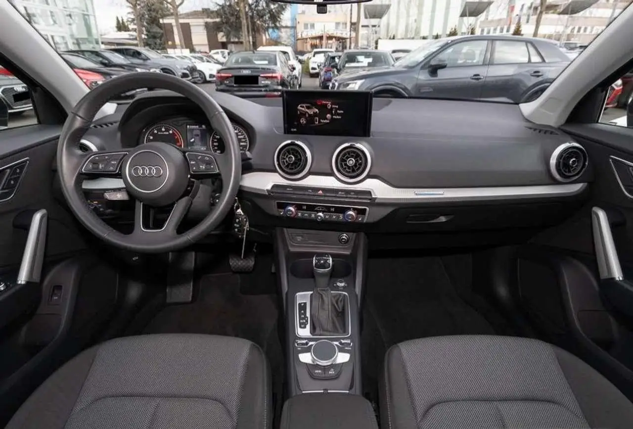 Photo 1 : Audi Q2 2022 Essence