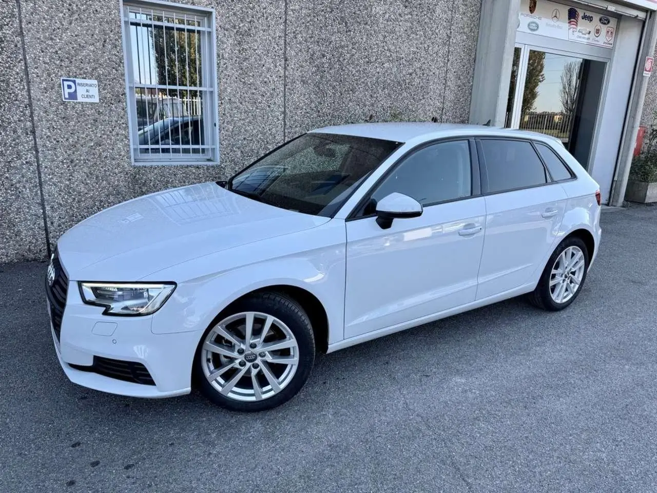 Photo 1 : Audi A3 2020 Petrol