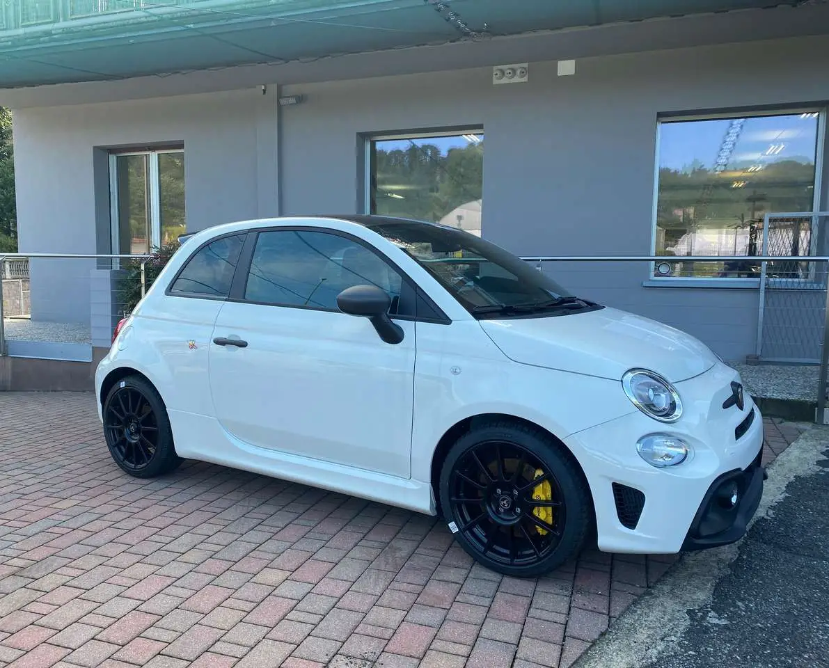 Photo 1 : Abarth 695 2024 Essence