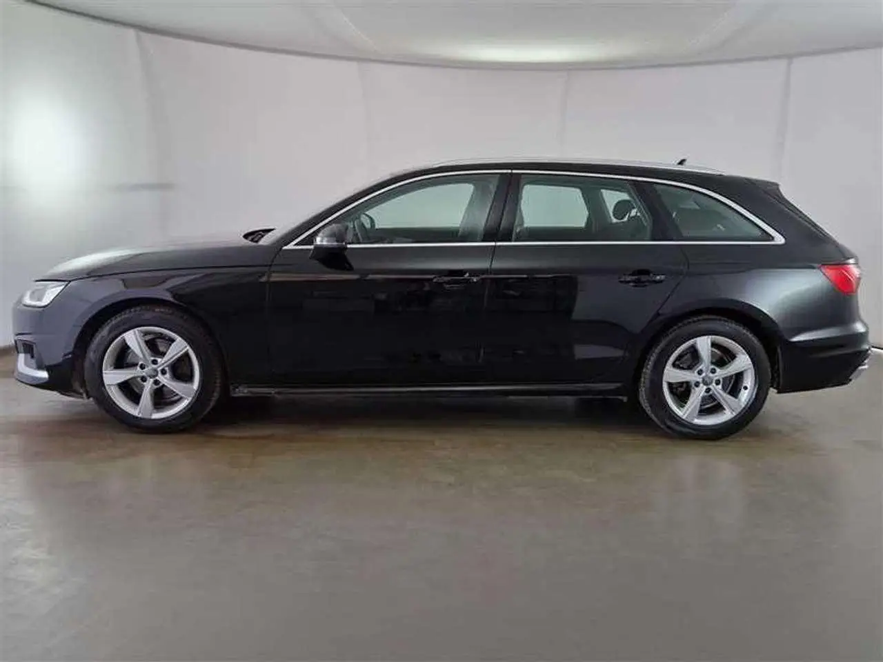 Photo 1 : Audi A4 2020 Hybride