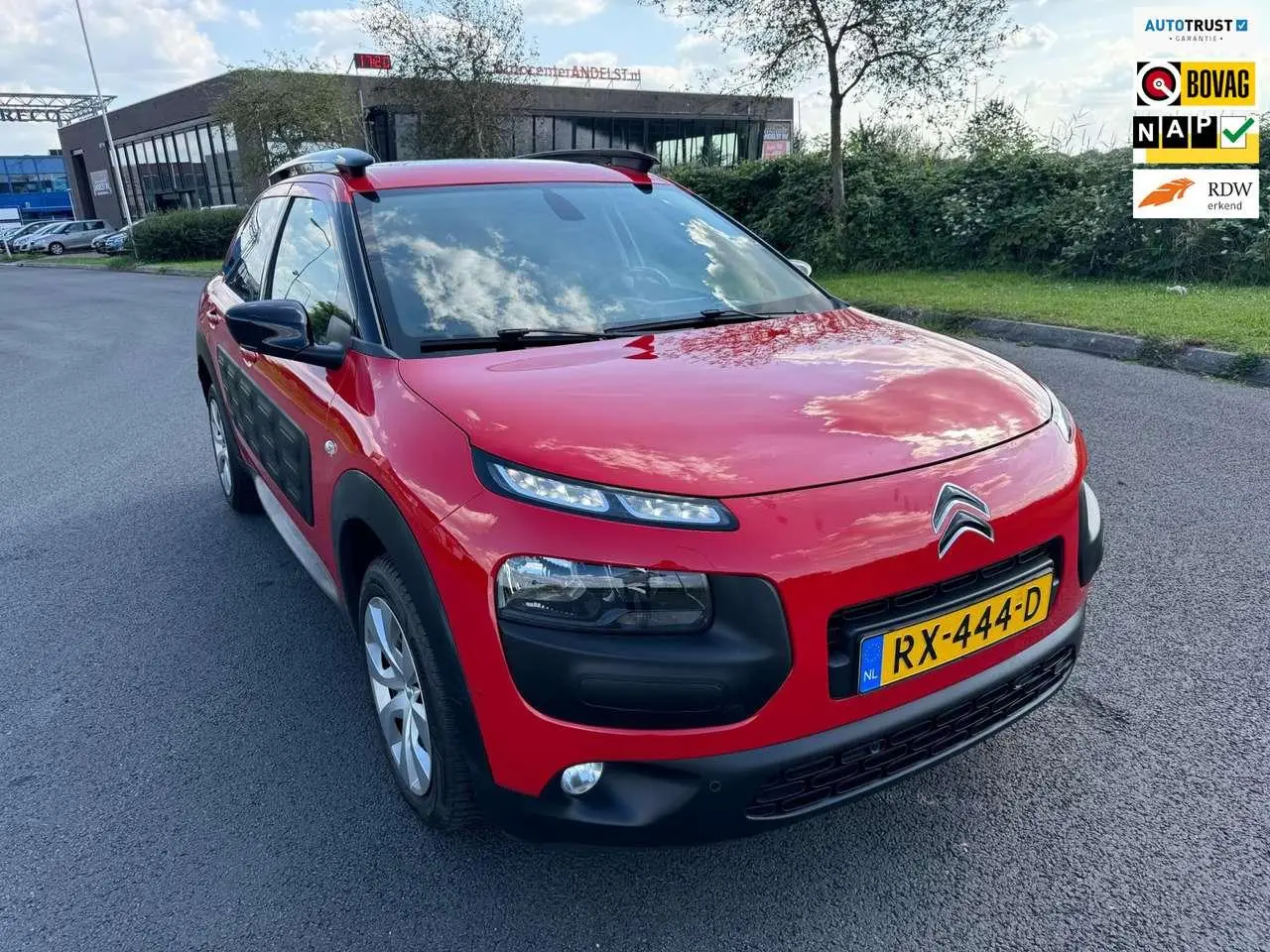 Photo 1 : Citroen C4 2018 Petrol