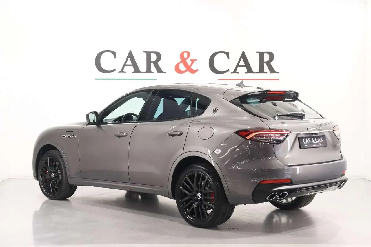 Photo 1 : Maserati Levante 2024 Essence