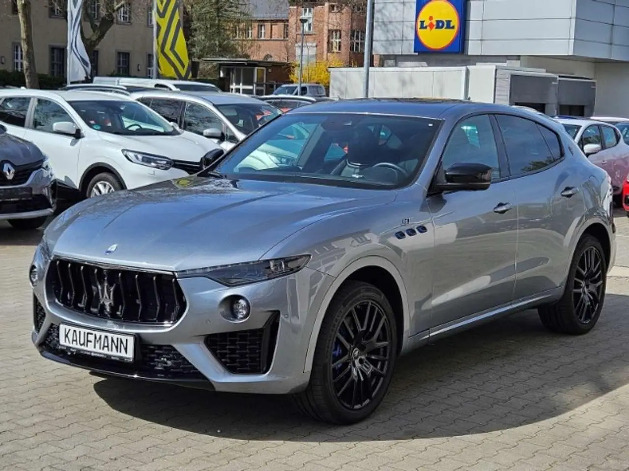 Photo 1 : Maserati Levante 2022 Petrol