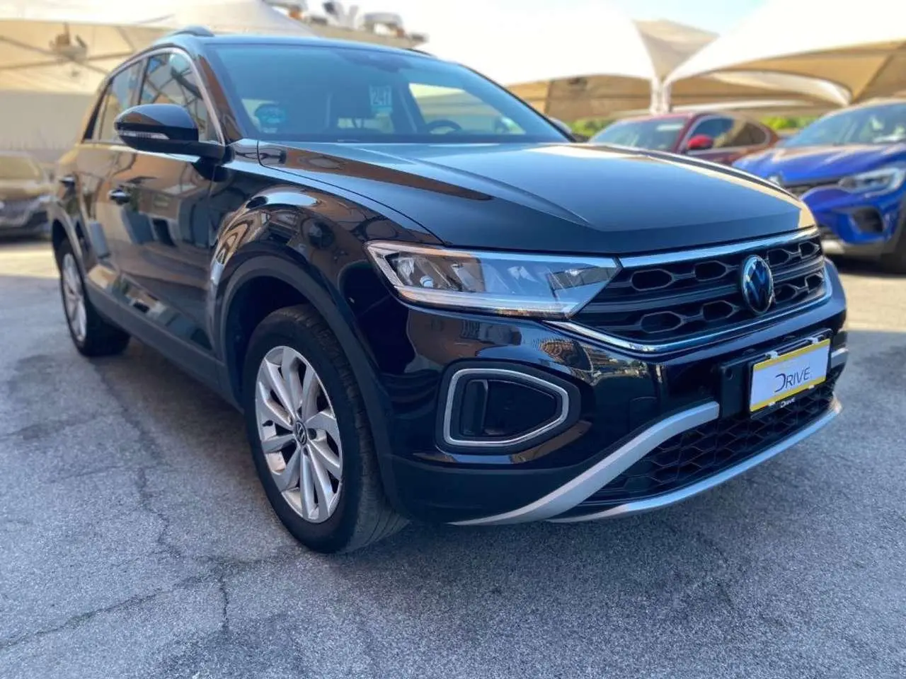 Photo 1 : Volkswagen T-roc 2023 Essence