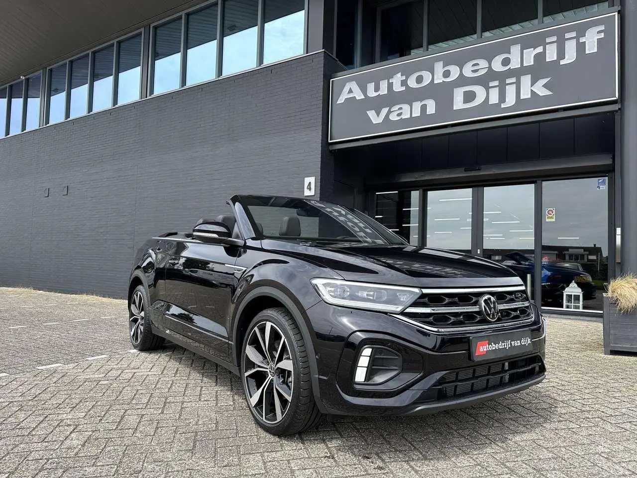 Photo 1 : Volkswagen T-roc 2023 Petrol