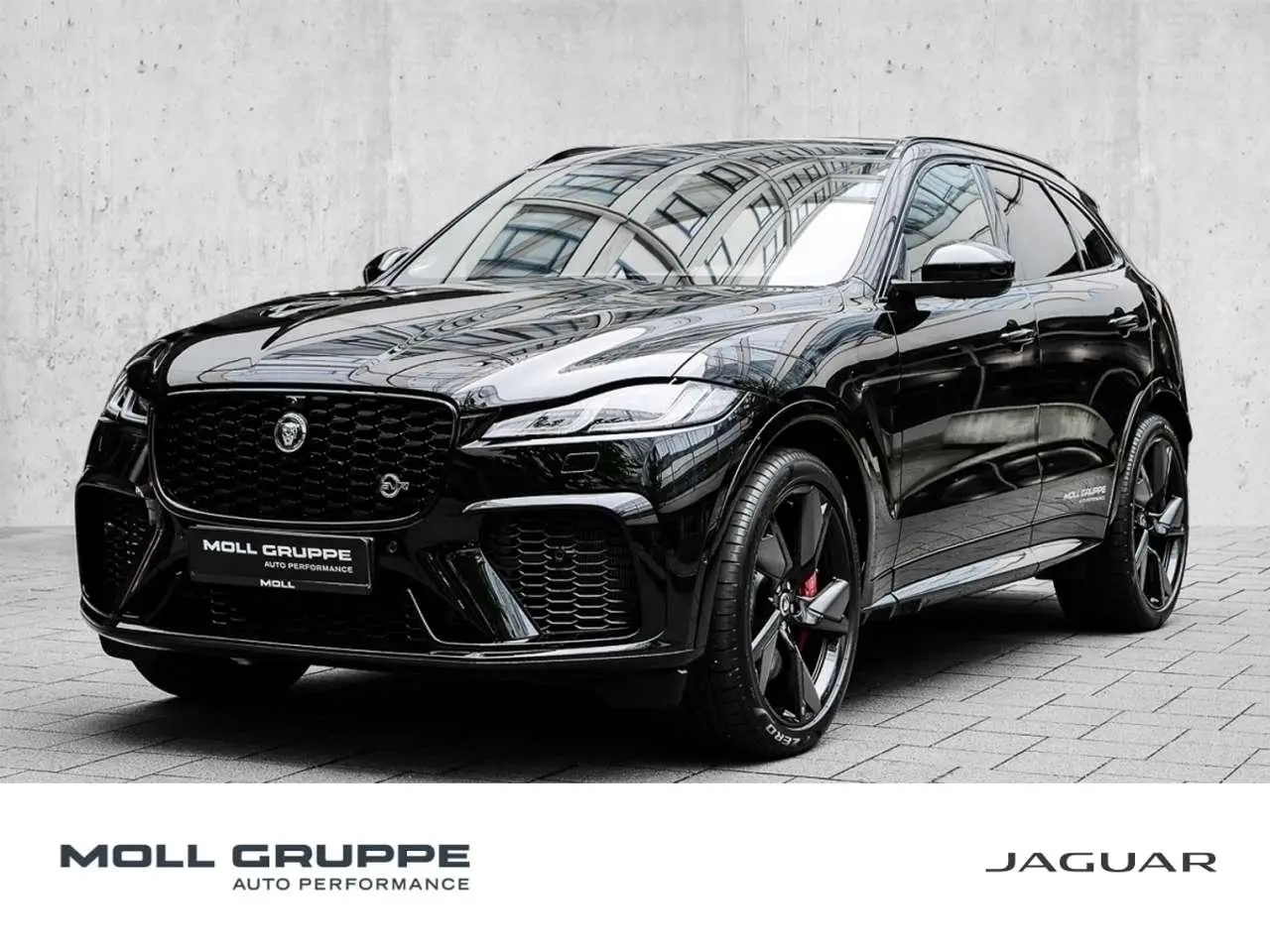 Photo 1 : Jaguar F-pace 2024 Essence