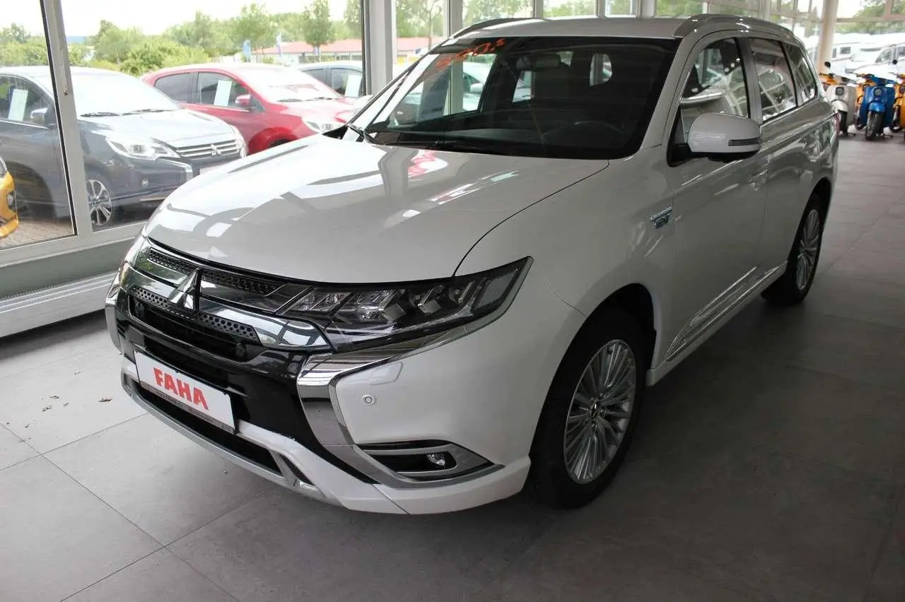 Photo 1 : Mitsubishi Outlander 2020 Hybride