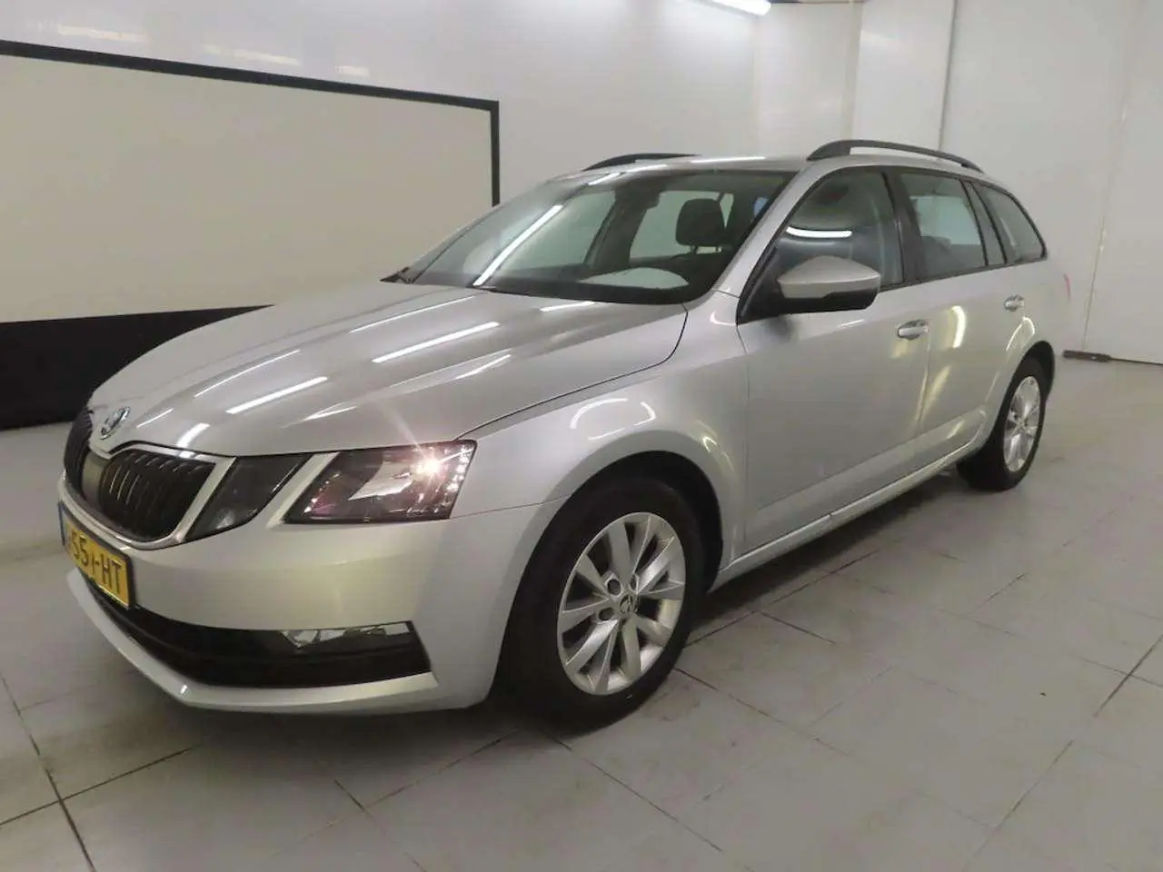 Photo 1 : Skoda Octavia 2019 Petrol