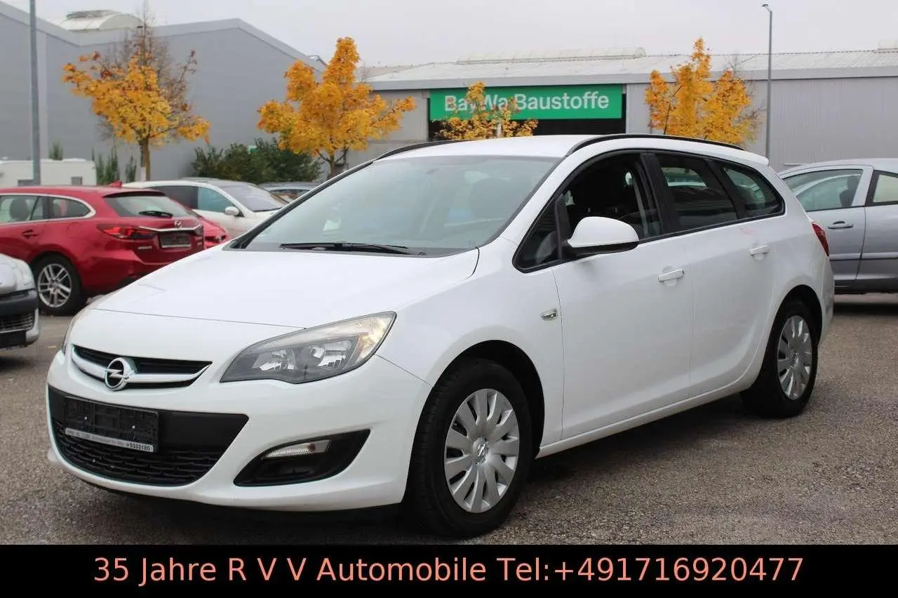 Photo 1 : Opel Astra 2016 Petrol