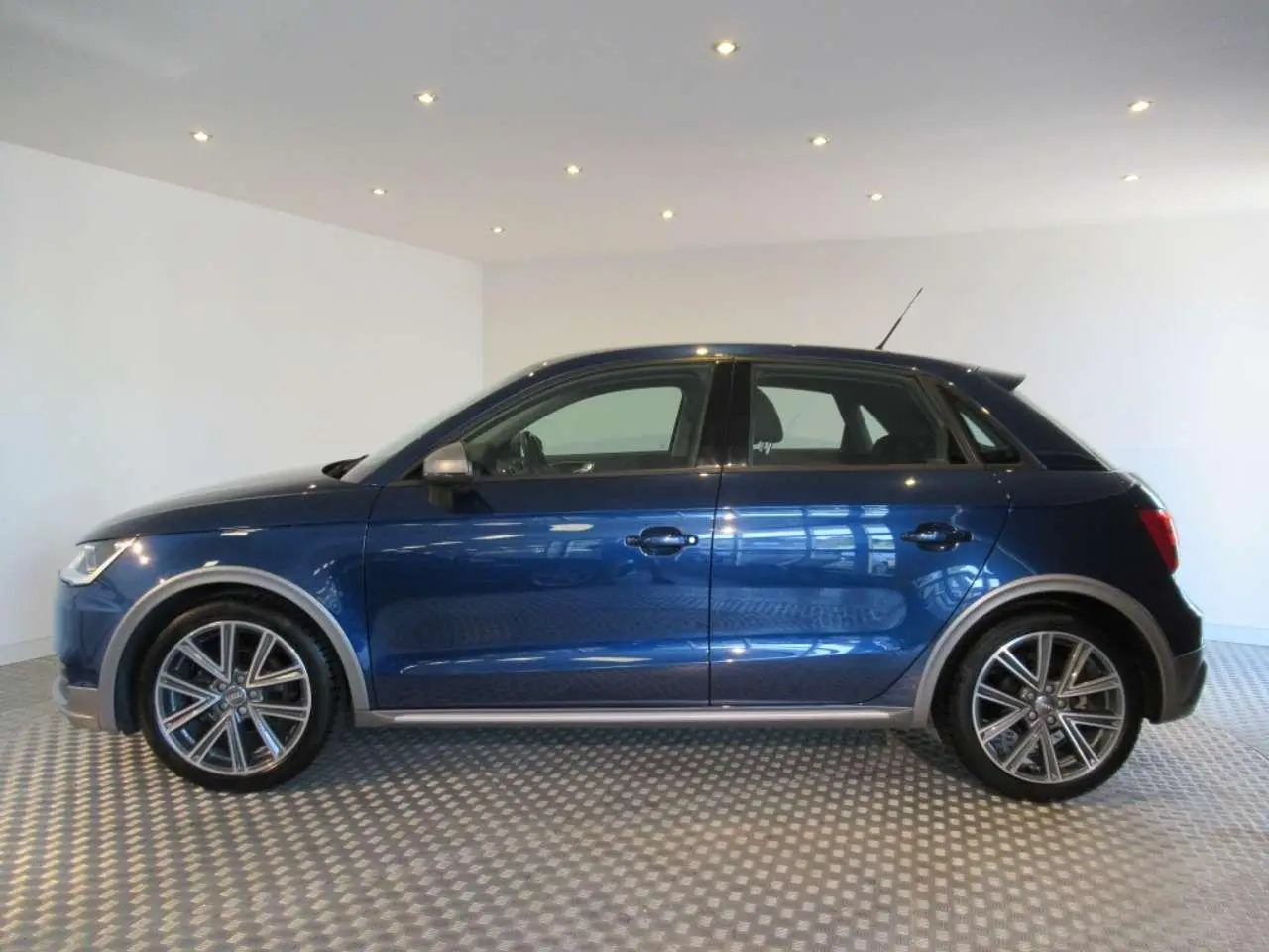 Photo 1 : Audi A1 2018 Essence