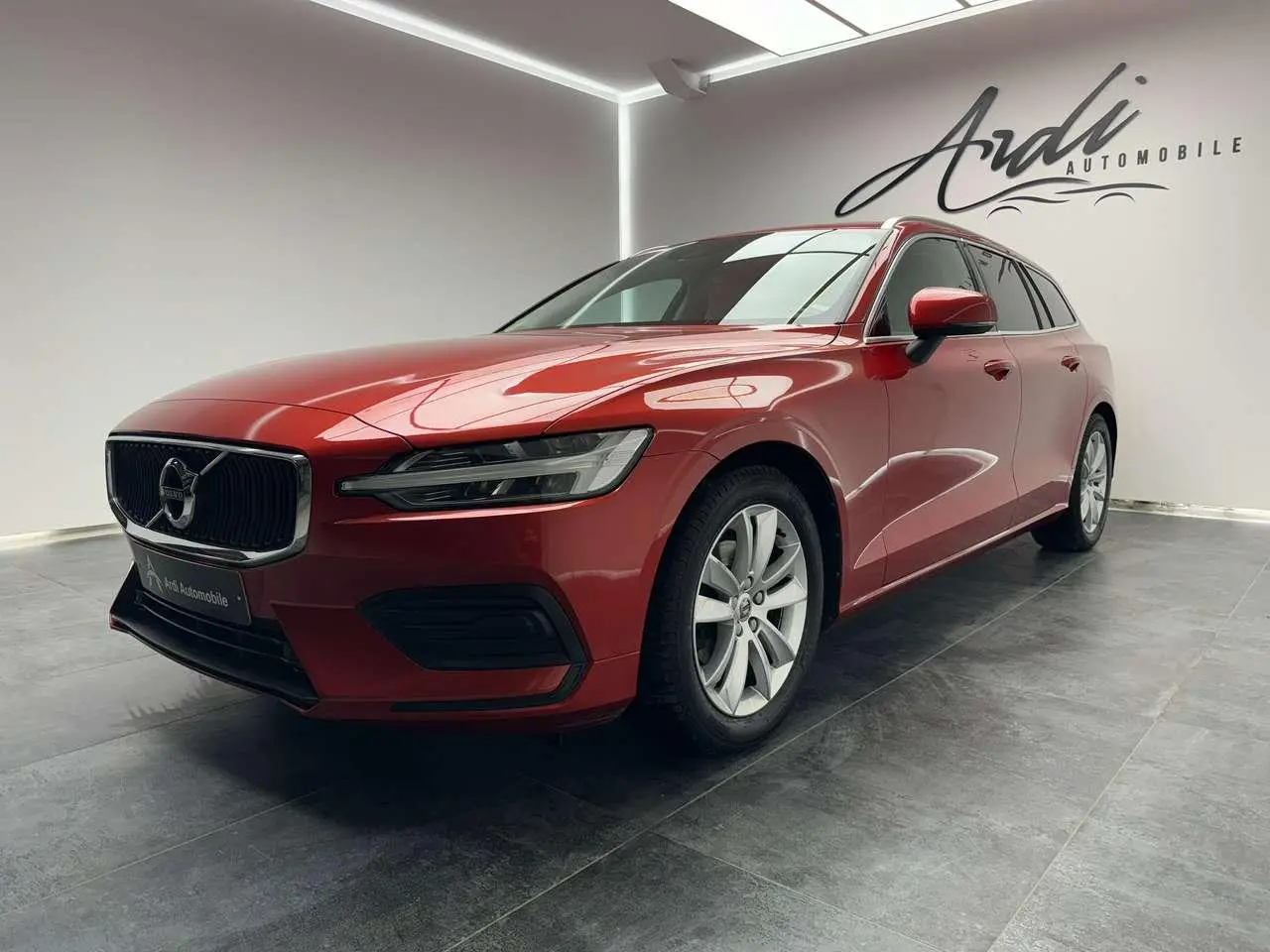 Photo 1 : Volvo V60 2018 Diesel