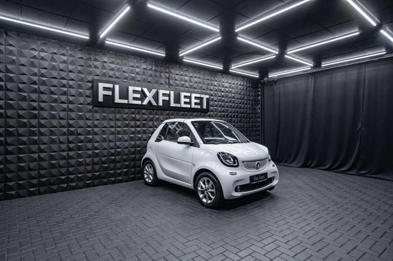 Photo 1 : Smart Fortwo 2016 Petrol