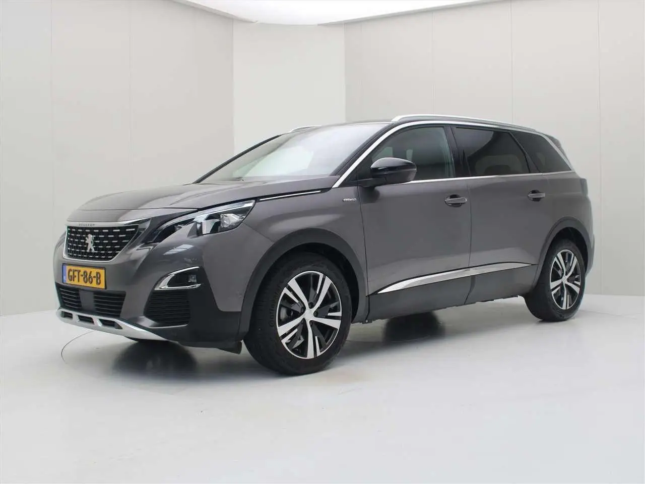 Photo 1 : Peugeot 5008 2020 Petrol