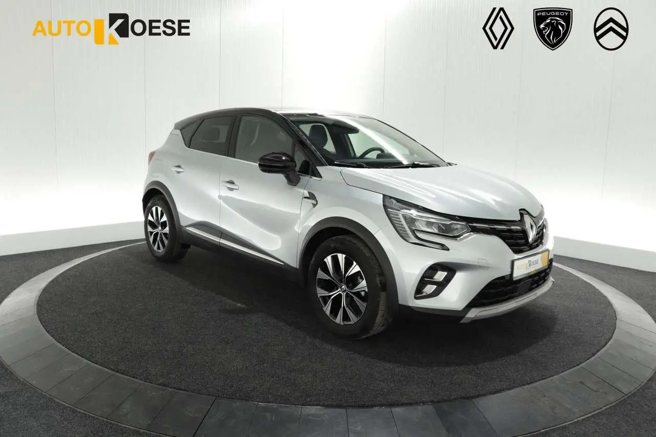 Photo 1 : Renault Captur 2023 Petrol