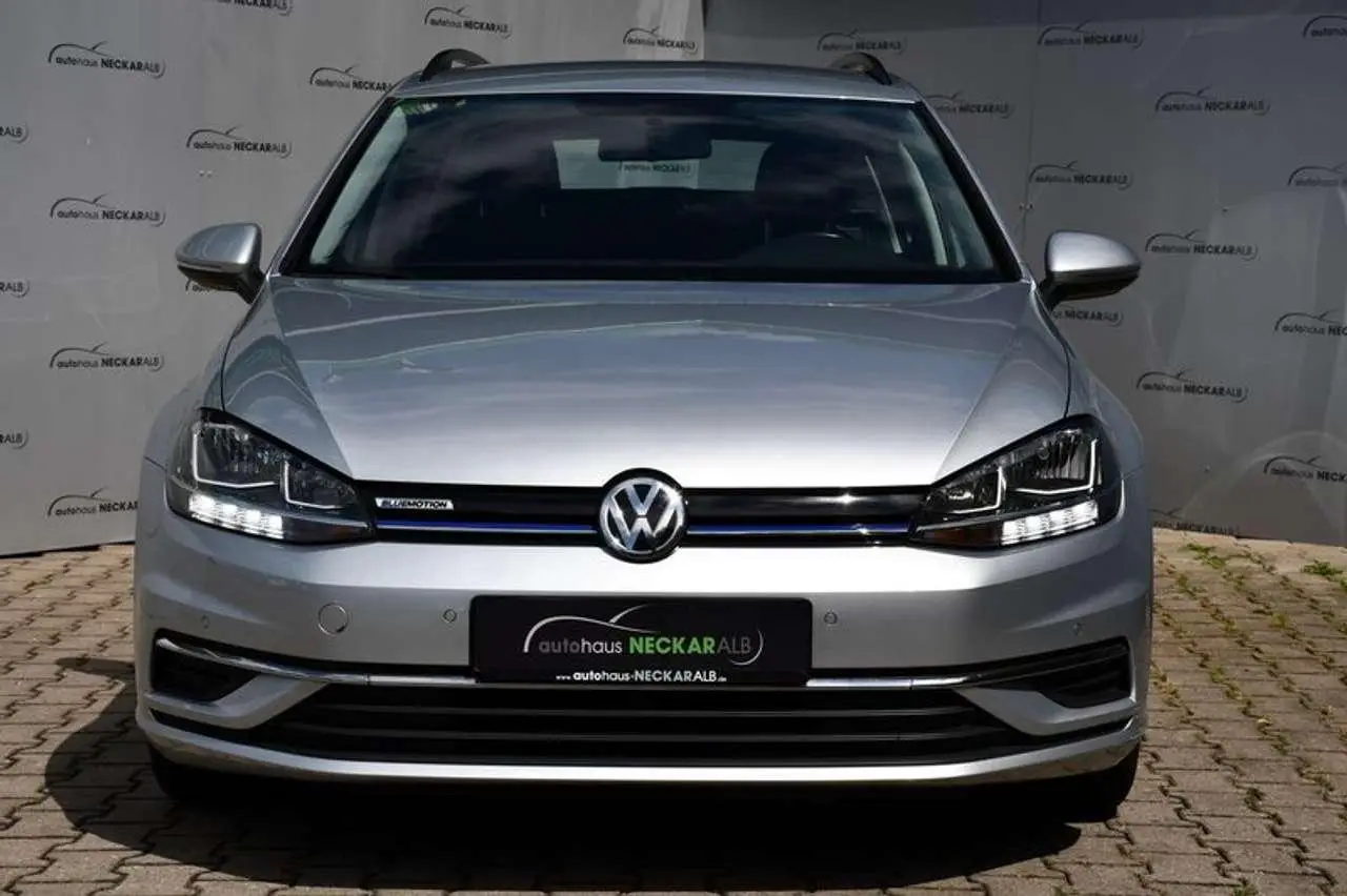 Photo 1 : Volkswagen Golf 2020 Essence