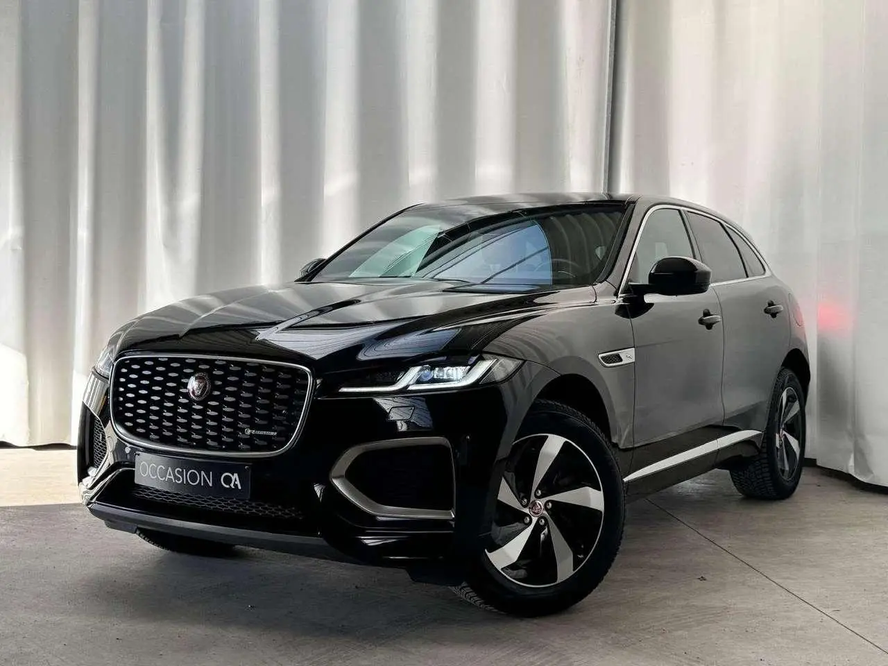 Photo 1 : Jaguar F-pace 2023 Essence