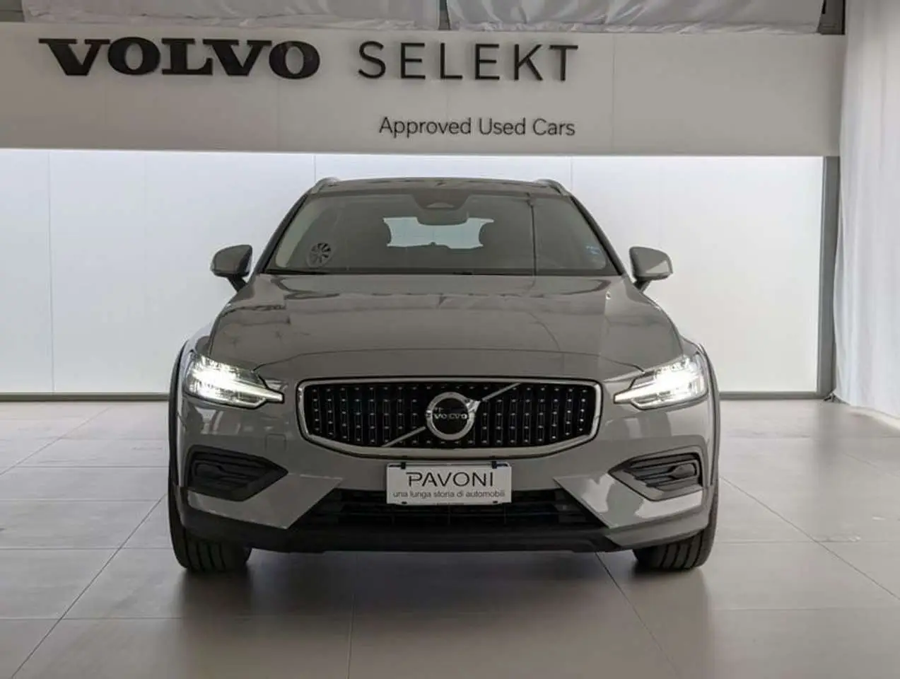 Photo 1 : Volvo V60 2024 Hybrid