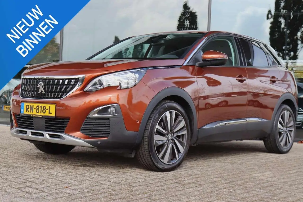 Photo 1 : Peugeot 3008 2018 Essence