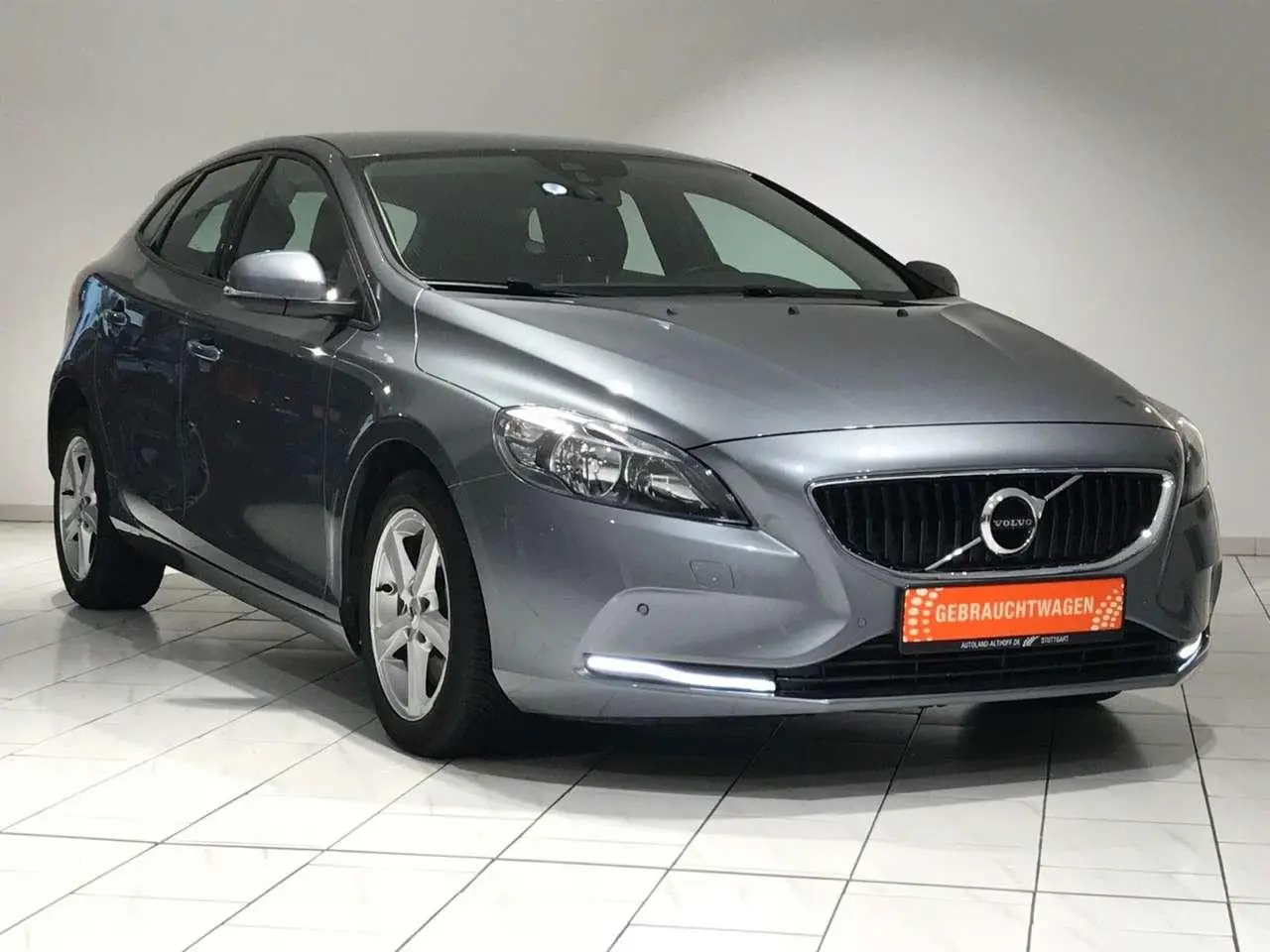 Photo 1 : Volvo V40 2018 Petrol