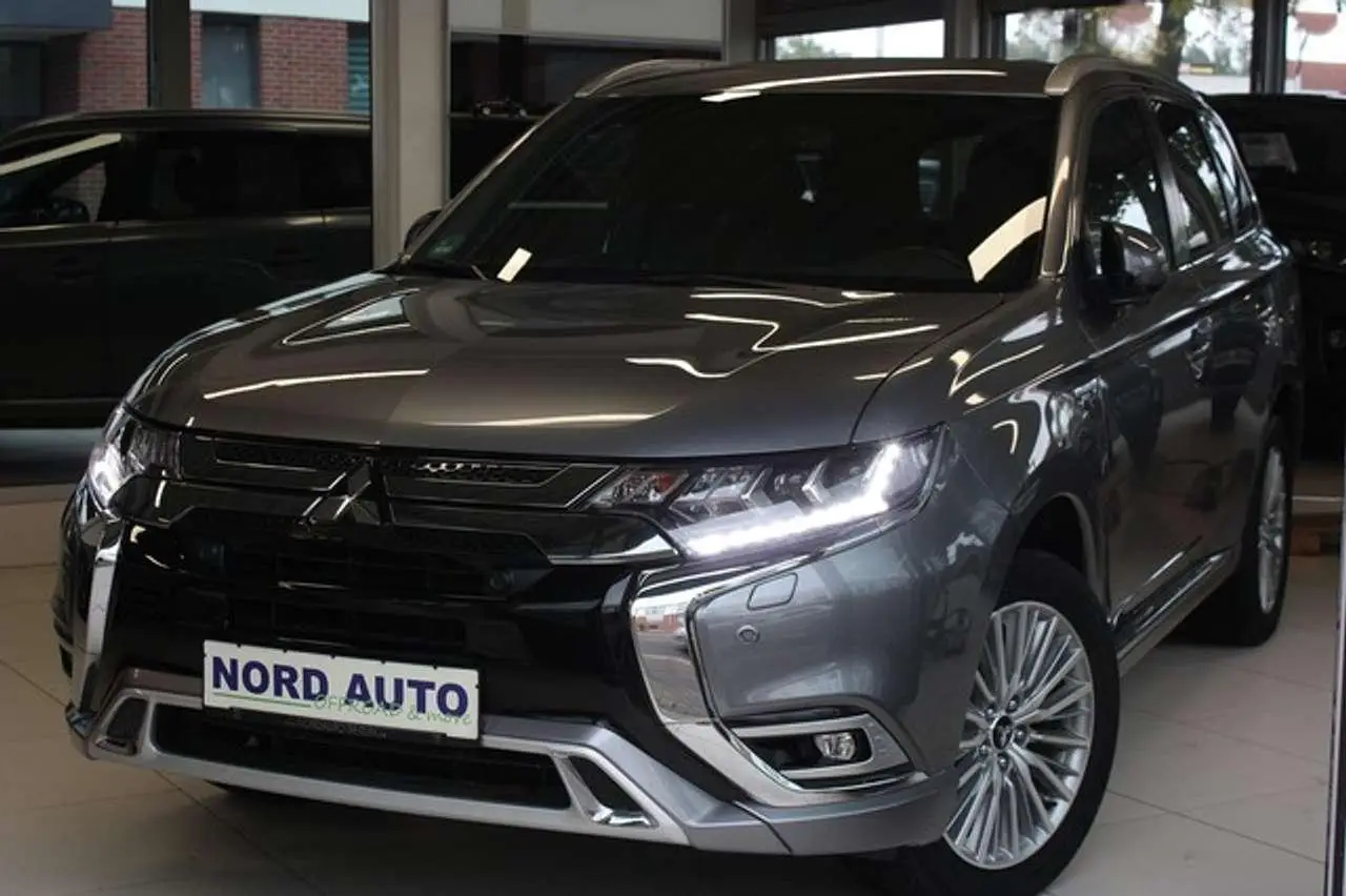 Photo 1 : Mitsubishi Outlander 2019 Hybrid