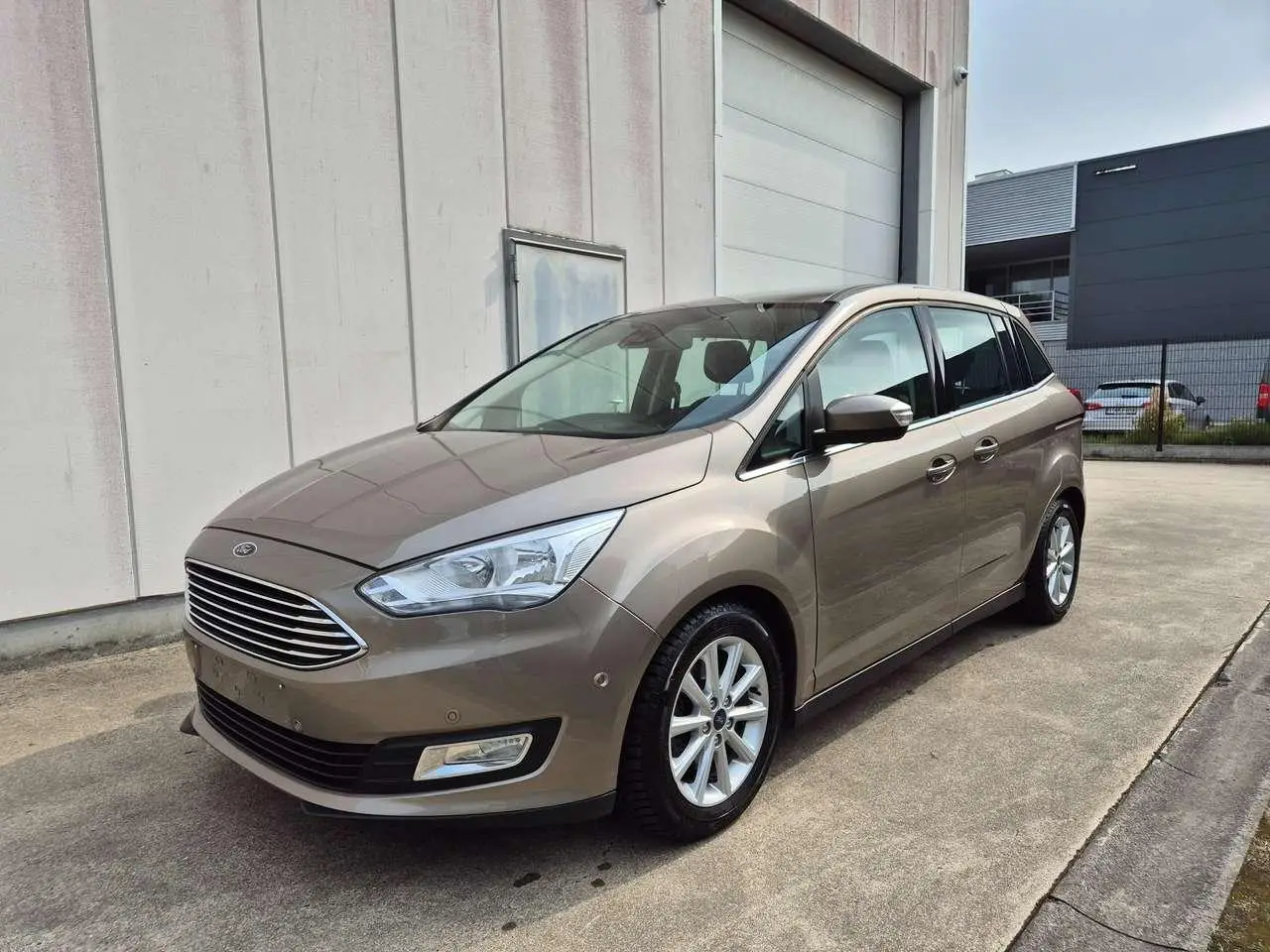 Photo 1 : Ford Grand C-max 2019 Petrol