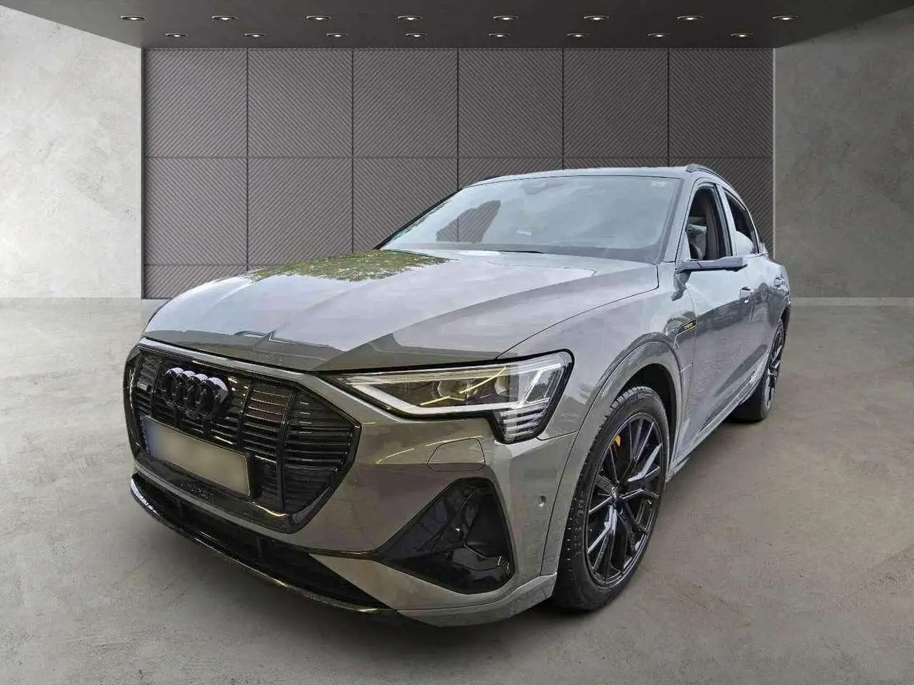 Photo 1 : Audi E-tron 2022 Électrique