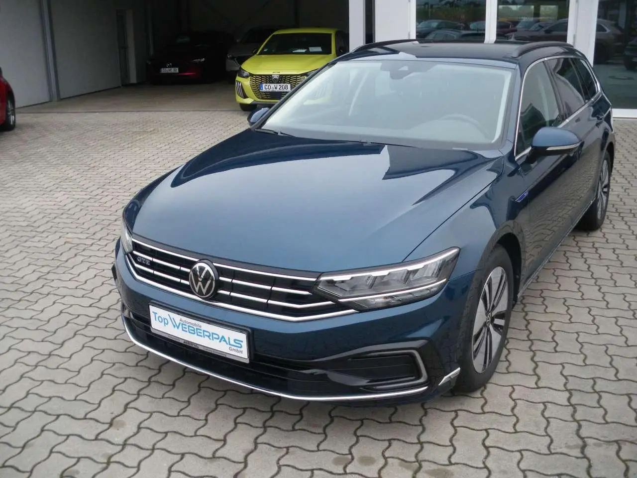 Photo 1 : Volkswagen Passat 2023 Hybrid